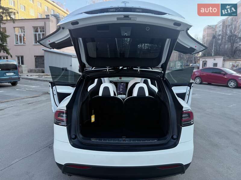 Позашляховик / Кросовер Tesla Model X 2020 в Харкові