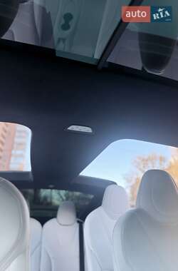Позашляховик / Кросовер Tesla Model X 2020 в 