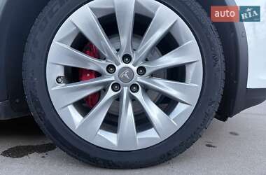 Позашляховик / Кросовер Tesla Model X 2020 в 