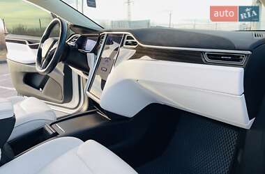 Внедорожник / Кроссовер Tesla Model X 2016 в 