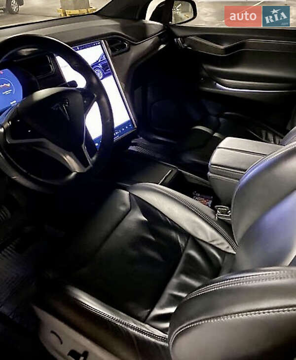 Внедорожник / Кроссовер Tesla Model X 2017 в Запорожье