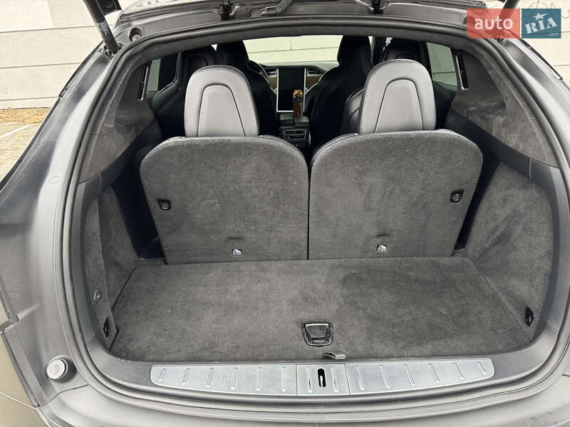 Позашляховик / Кросовер Tesla Model X 2017 в Києві фото 29 Позашляховик / Кросовер Tesla Model X 2017 в Києві