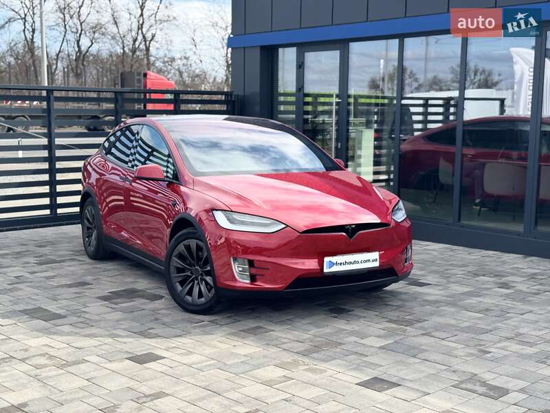 Tesla Model X 2020