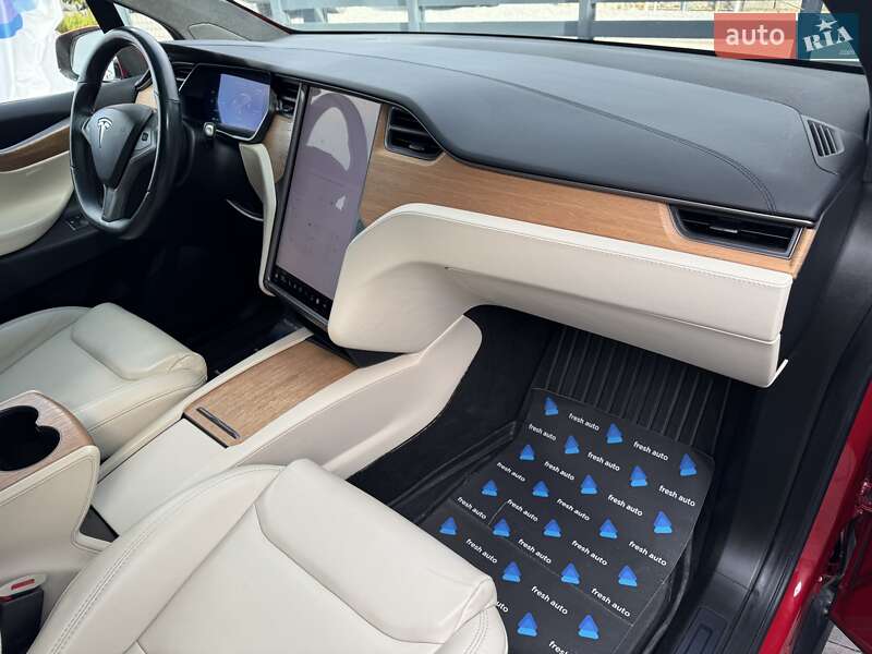 Внедорожник / Кроссовер Tesla Model X 2020 в Ровно