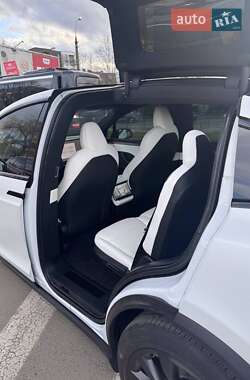 Позашляховик / Кросовер Tesla Model X 2023 в 