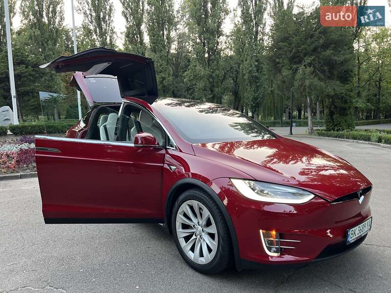 Внедорожник / Кроссовер Tesla Model X 2017 в Киеве