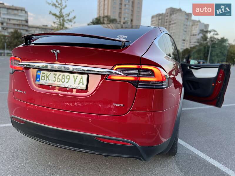 Внедорожник / Кроссовер Tesla Model X 2017 в Киеве
