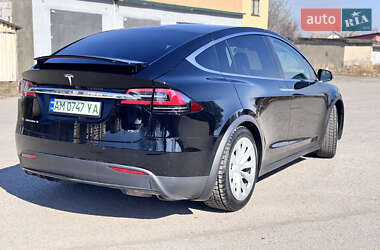 Позашляховик / Кросовер Tesla Model X 2018 в 