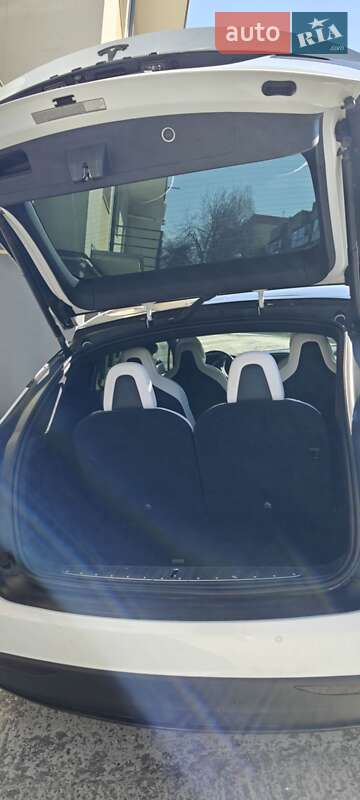 Внедорожник / Кроссовер Tesla Model X 2019 в Ужгороде