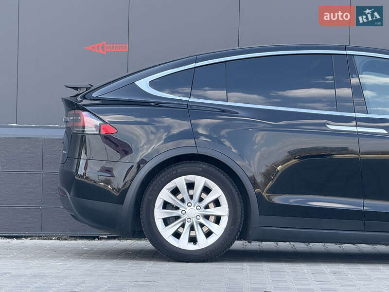 Позашляховик / Кросовер Tesla Model X 2019 в Києві