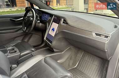 Позашляховик / Кросовер Tesla Model X 2016 в 