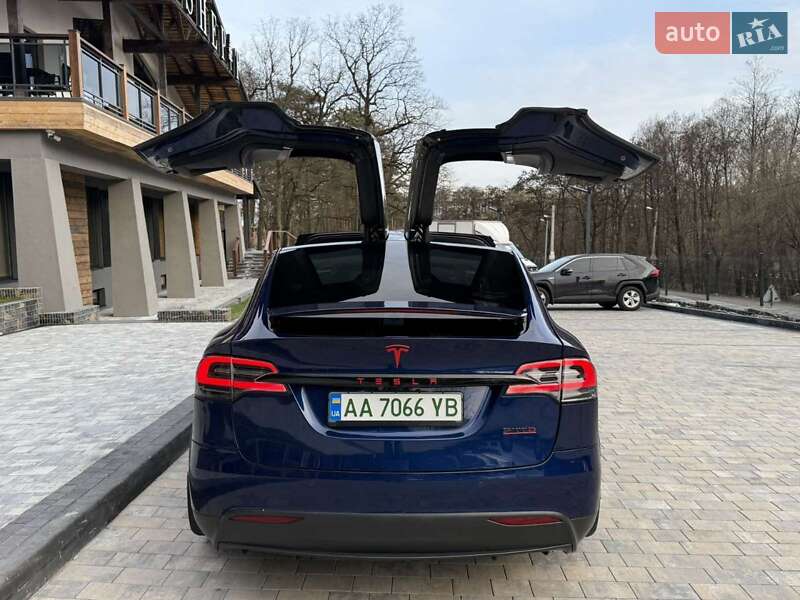 Внедорожник / Кроссовер Tesla Model X 2016 в 