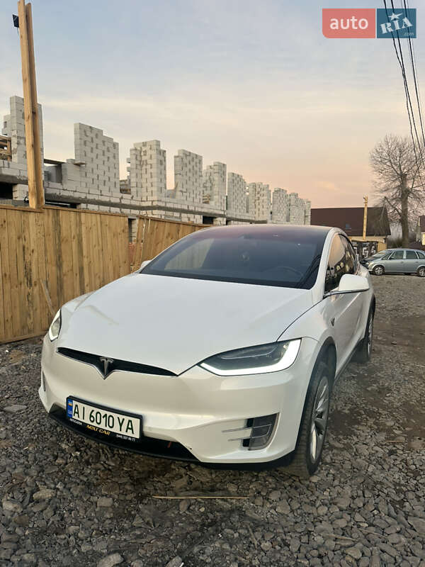 Позашляховик / Кросовер Tesla Model X 2016 в Ірпені