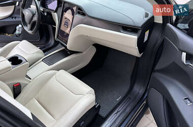 Позашляховик / Кросовер Tesla Model X 2019 в 