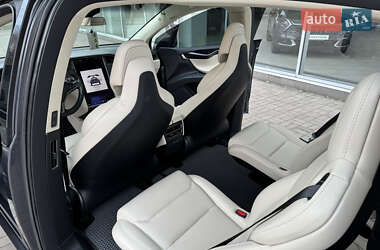Позашляховик / Кросовер Tesla Model X 2019 в 