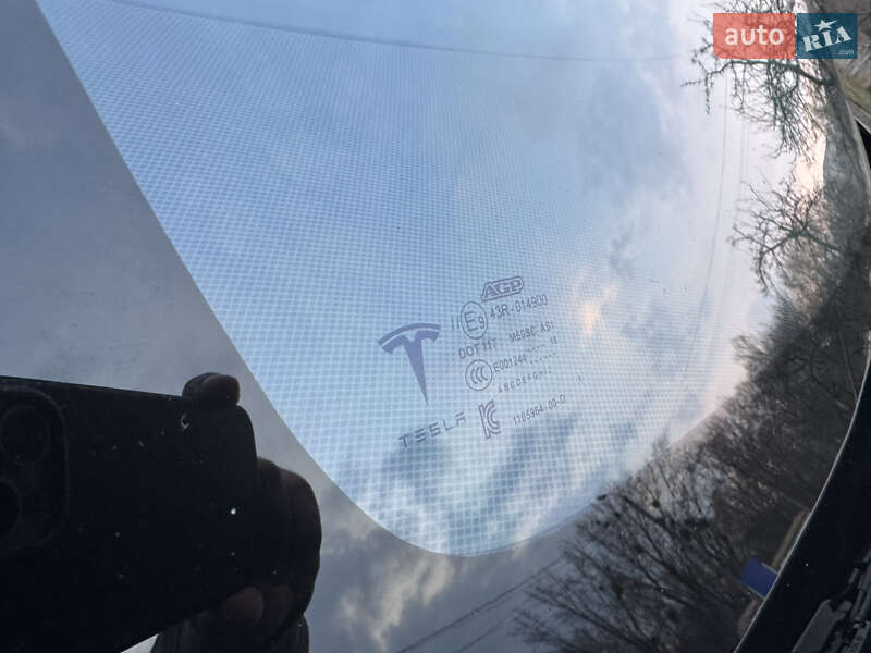 Позашляховик / Кросовер Tesla Model X 2019 в Чернігові