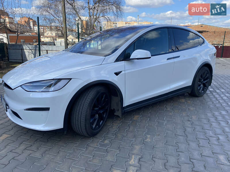 Tesla Model X 2021