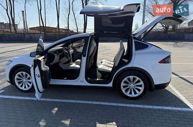 Позашляховик / Кросовер Tesla Model X 2020 в 