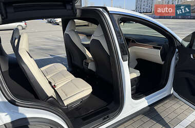 Позашляховик / Кросовер Tesla Model X 2020 в 