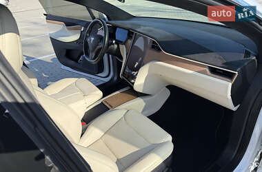 Позашляховик / Кросовер Tesla Model X 2020 в 