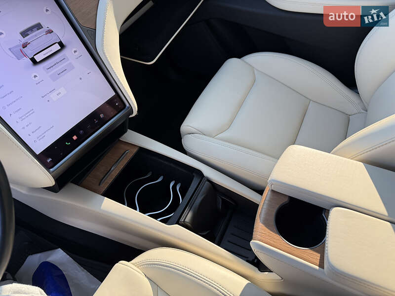 Внедорожник / Кроссовер Tesla Model X 2020 в Тернополе