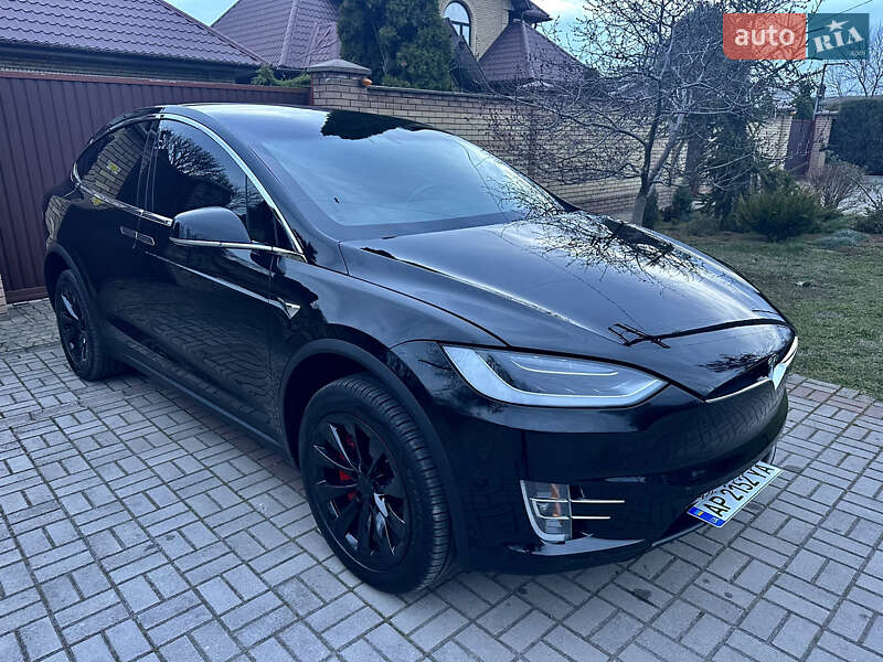 Позашляховик / Кросовер Tesla Model X 2018 в Хмельницькому