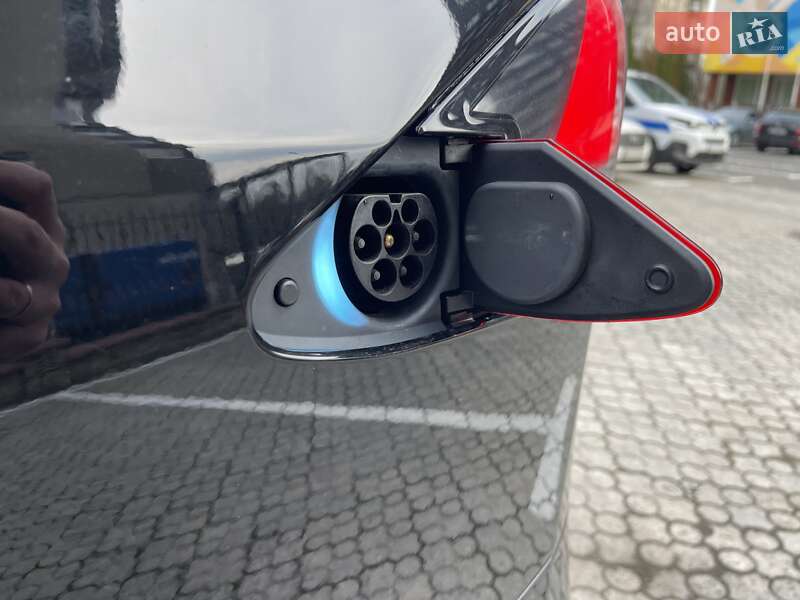 Позашляховик / Кросовер Tesla Model X 2019 в Києві фото 12 Позашляховик / Кросовер Tesla Model X 2019 в Києві