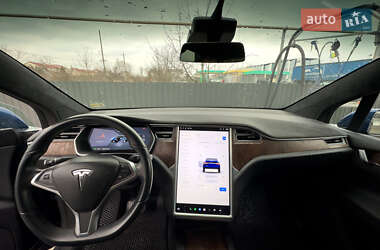 Позашляховик / Кросовер Tesla Model X 2016 в 