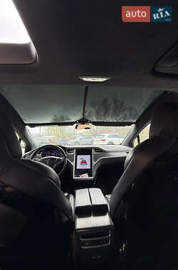 Позашляховик / Кросовер Tesla Model X 2016 в 