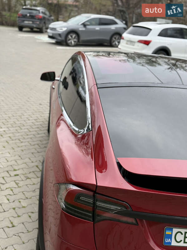 Позашляховик / Кросовер Tesla Model X 2016 в Чернівцях