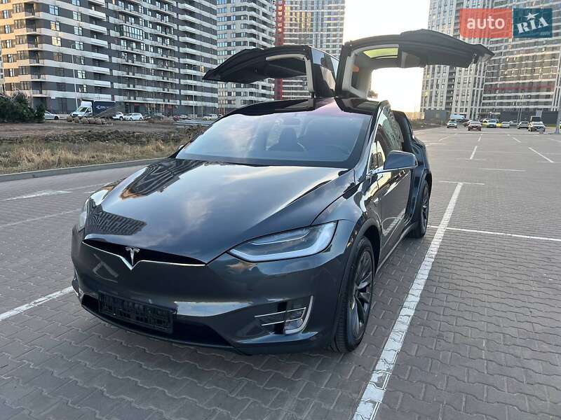 Tesla Model X 2018