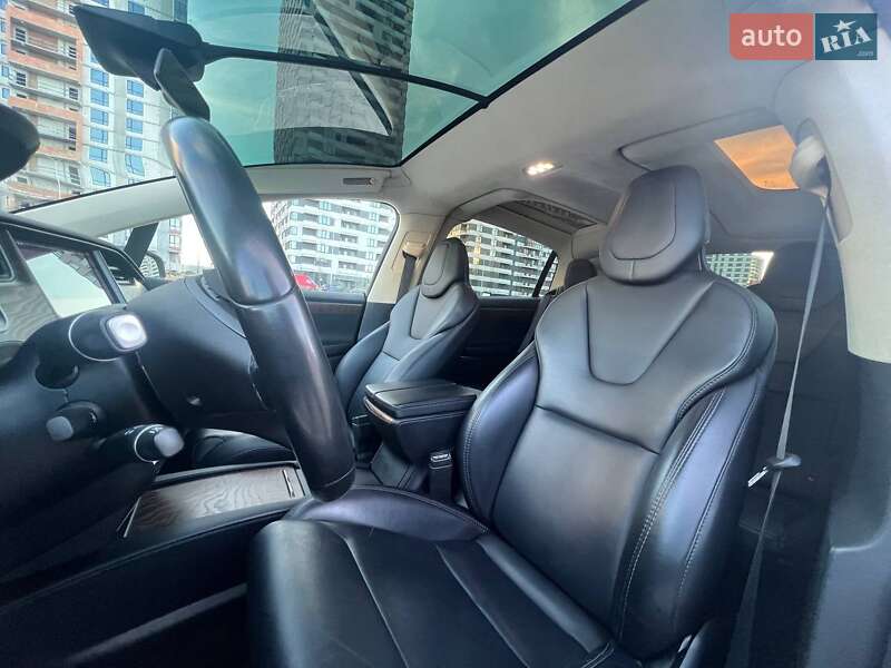 Внедорожник / Кроссовер Tesla Model X 2018 в Киеве