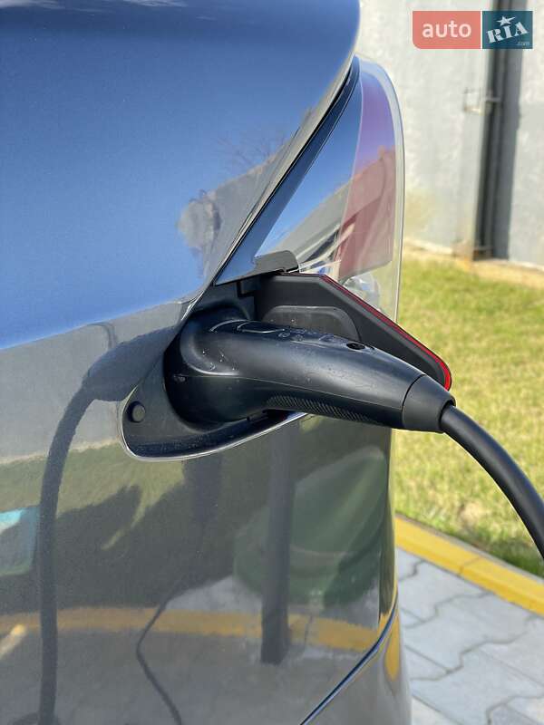 Позашляховик / Кросовер Tesla Model X 2020 в Броварах