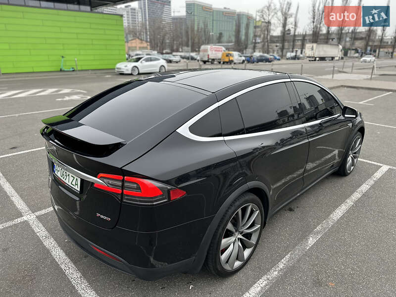 Позашляховик / Кросовер Tesla Model X 2015 в Києві