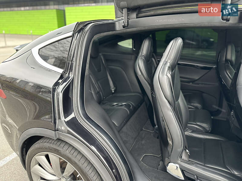 Позашляховик / Кросовер Tesla Model X 2015 в Києві