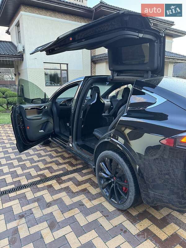 Позашляховик / Кросовер Tesla Model X 2017 в Києві