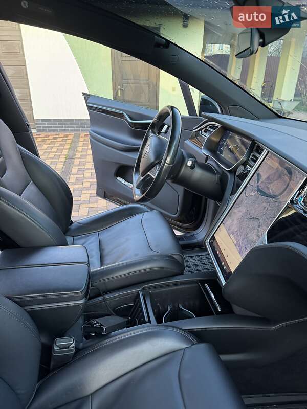 Позашляховик / Кросовер Tesla Model X 2017 в Києві