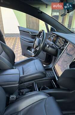 Внедорожник / Кроссовер Tesla Model X 2017 в 