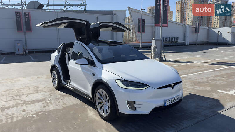 Внедорожник / Кроссовер Tesla Model X 2019 в 