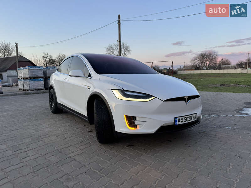 Tesla Model X 2016