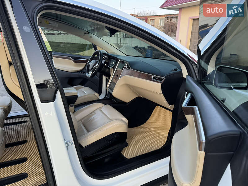 Внедорожник / Кроссовер Tesla Model X 2016 в Харькове