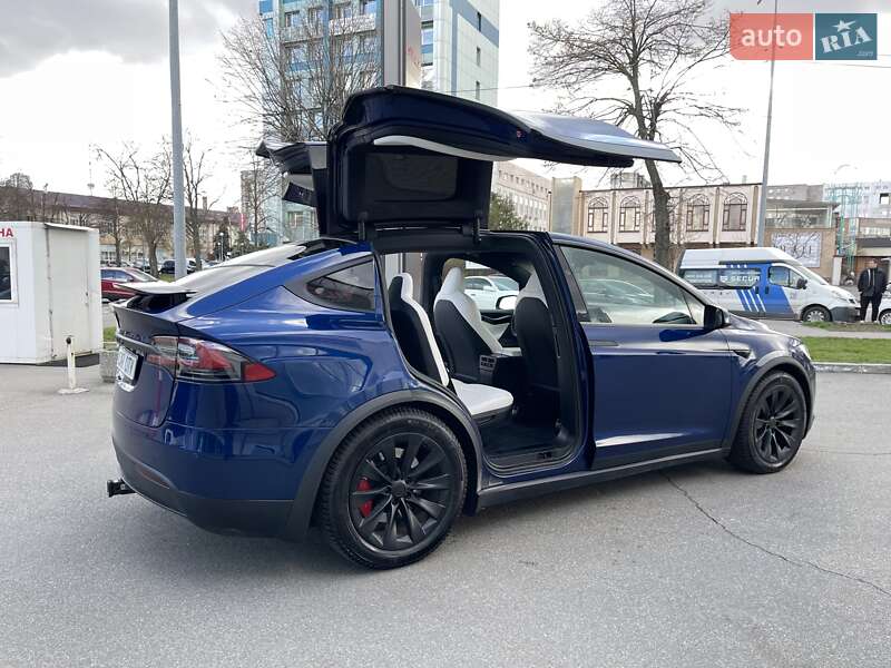 Внедорожник / Кроссовер Tesla Model X 2019 в Киеве