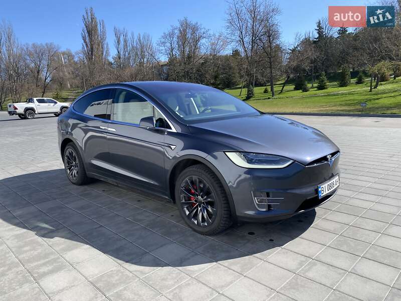 Внедорожник / Кроссовер Tesla Model X 2018 в 