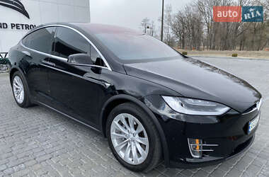Внедорожник / Кроссовер Tesla Model X 2017 в 