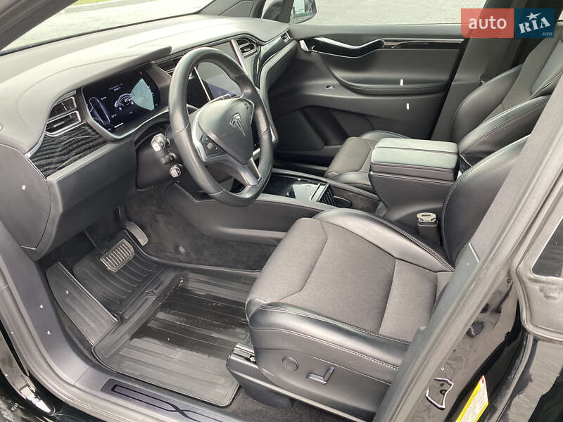 Позашляховик / Кросовер Tesla Model X 2017 в Києві