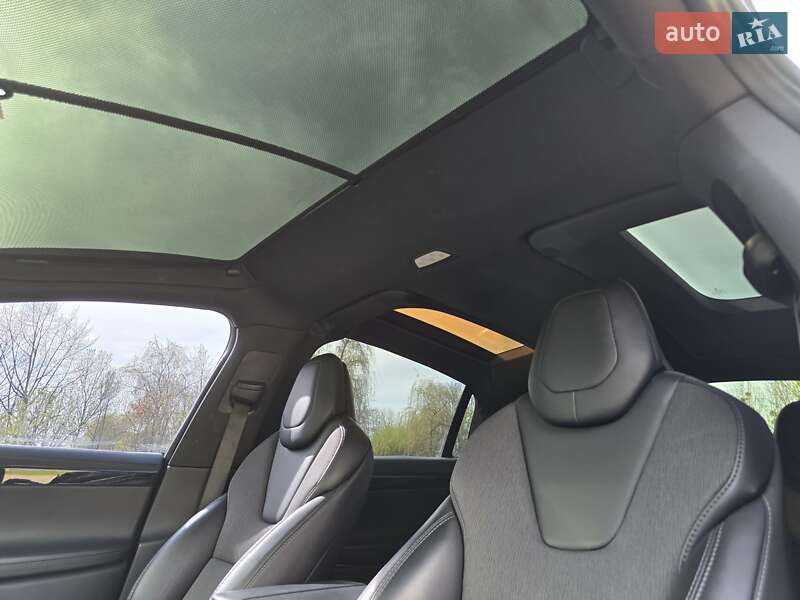 Позашляховик / Кросовер Tesla Model X 2018 в Калуші