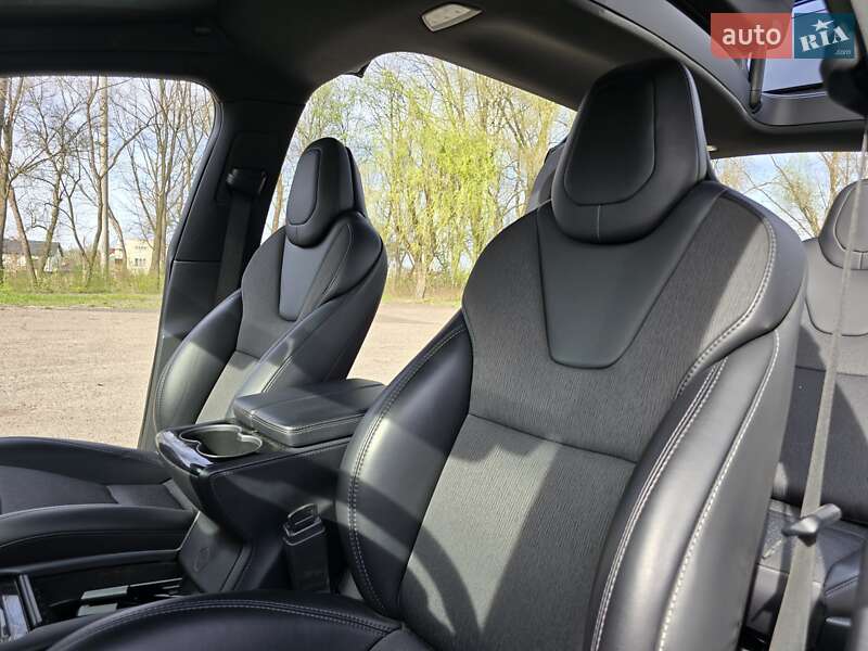Позашляховик / Кросовер Tesla Model X 2018 в Калуші