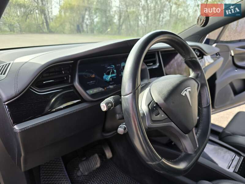 Позашляховик / Кросовер Tesla Model X 2018 в Калуші