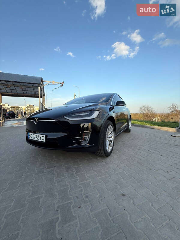 Позашляховик / Кросовер Tesla Model X 2019 в Львові