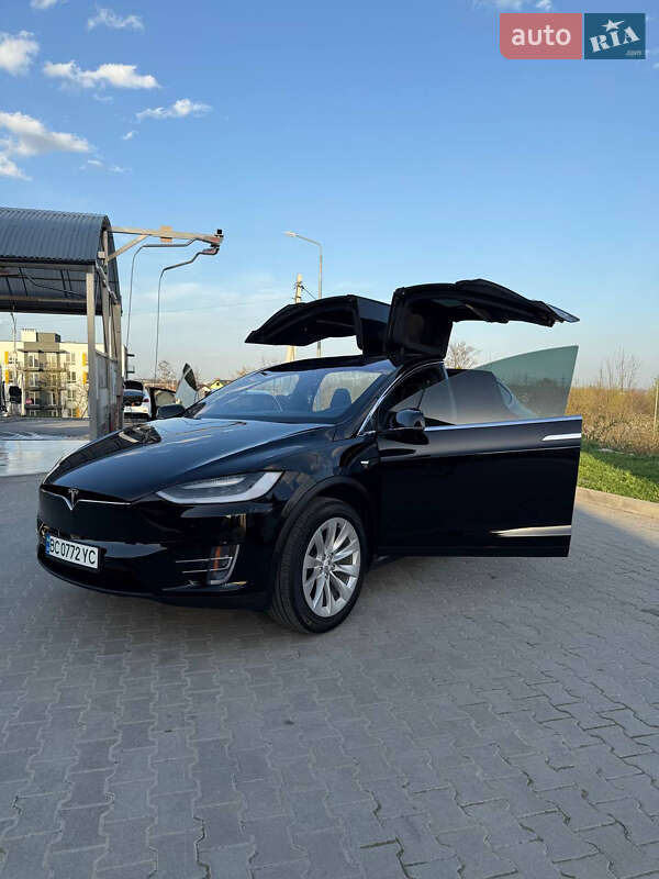Позашляховик / Кросовер Tesla Model X 2019 в Львові